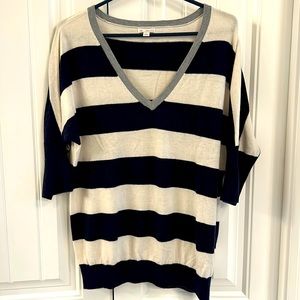 Gap L navy white stripe 3/4 sweater top